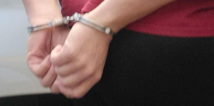 Arrestan a joven por pornografía infantil