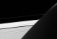 ¿Que es la “extraña curva” en los anillos de Saturno?