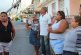 Postes AEE cuelgan sobre casas en Sector Melilla de Loíza